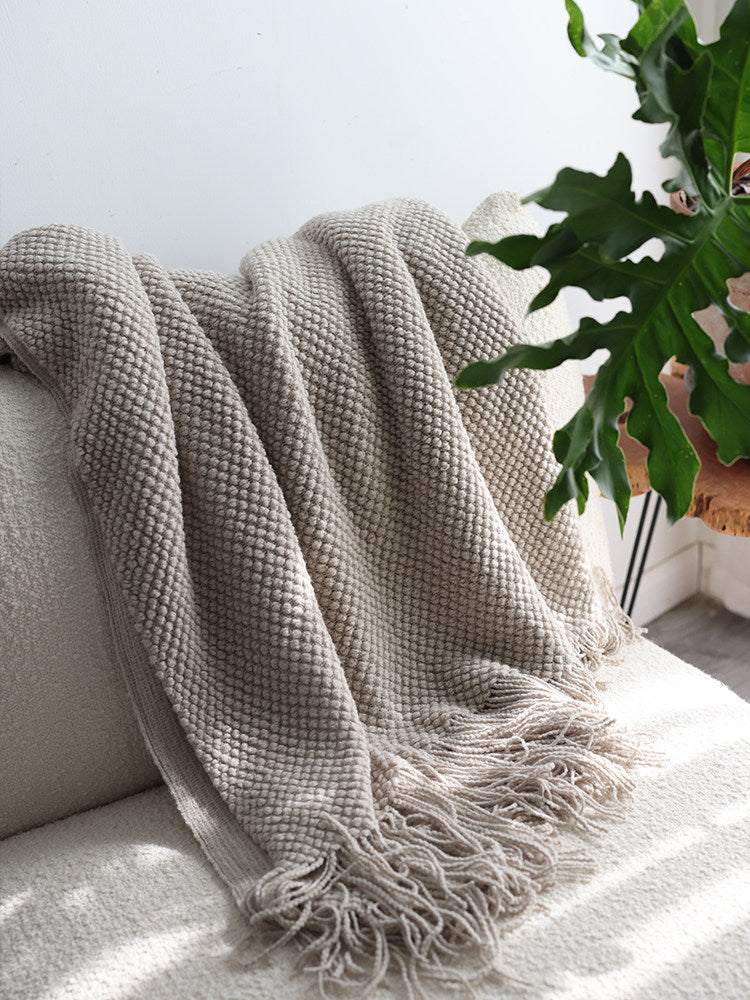 Gestrickte Decke im nordischen Kornmuster – Dekorativer Überwurf für Sofa & Bett
