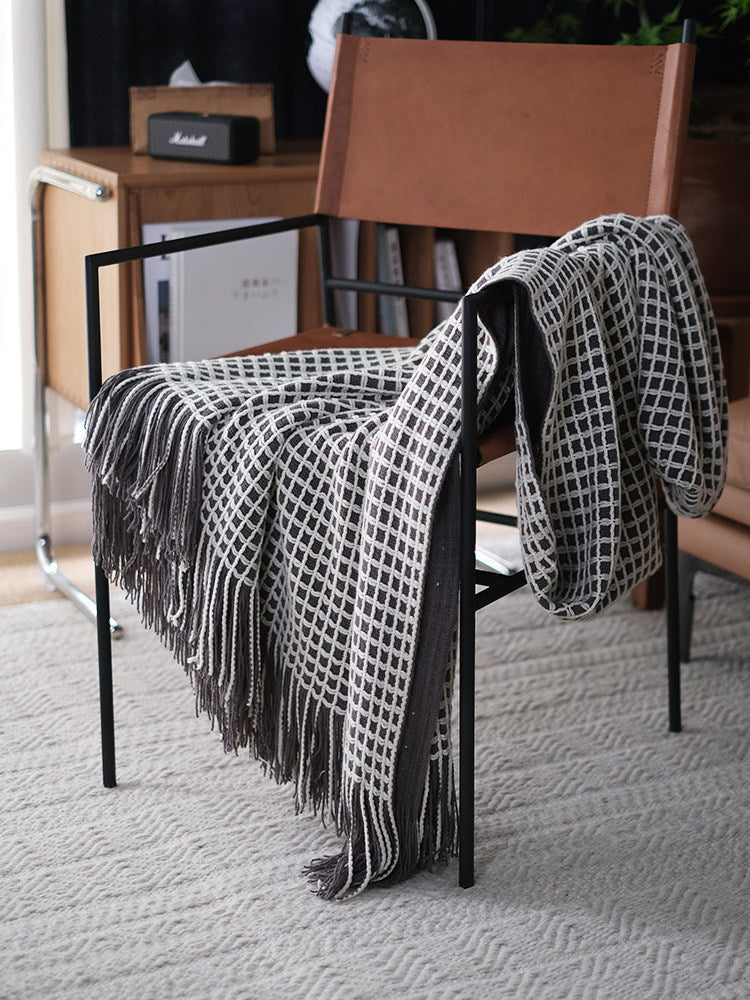 Nordic Knitted Throw Blanket – Minimalist Sofa & Bed Decorative Runner