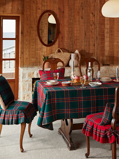 Red Checkered Vintage Tablecloth – Classic Christmas & Dining Table Cover