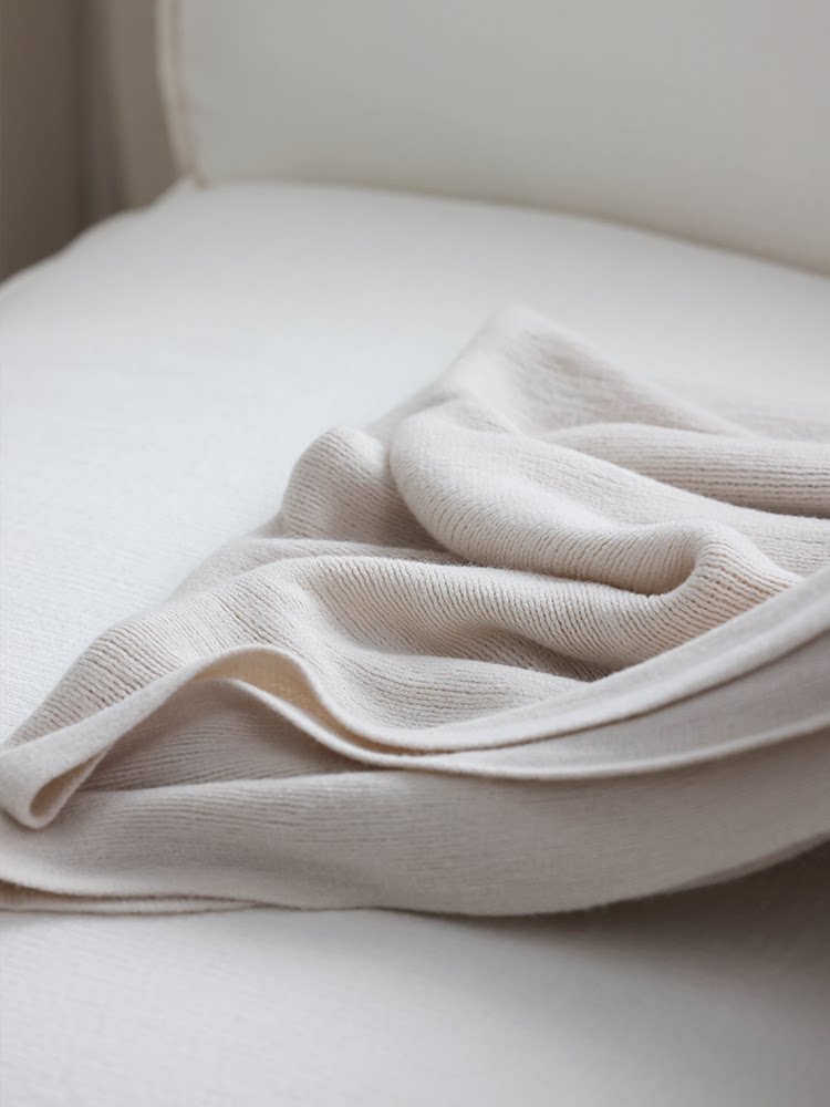 Wabi-Sabi Knitted Throw Blanket – Minimalist Sofa & Bed Decorative Cover