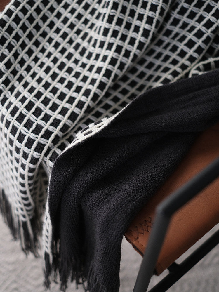 Nordic Knitted Throw Blanket – Minimalist Sofa & Bed Decorative Runner