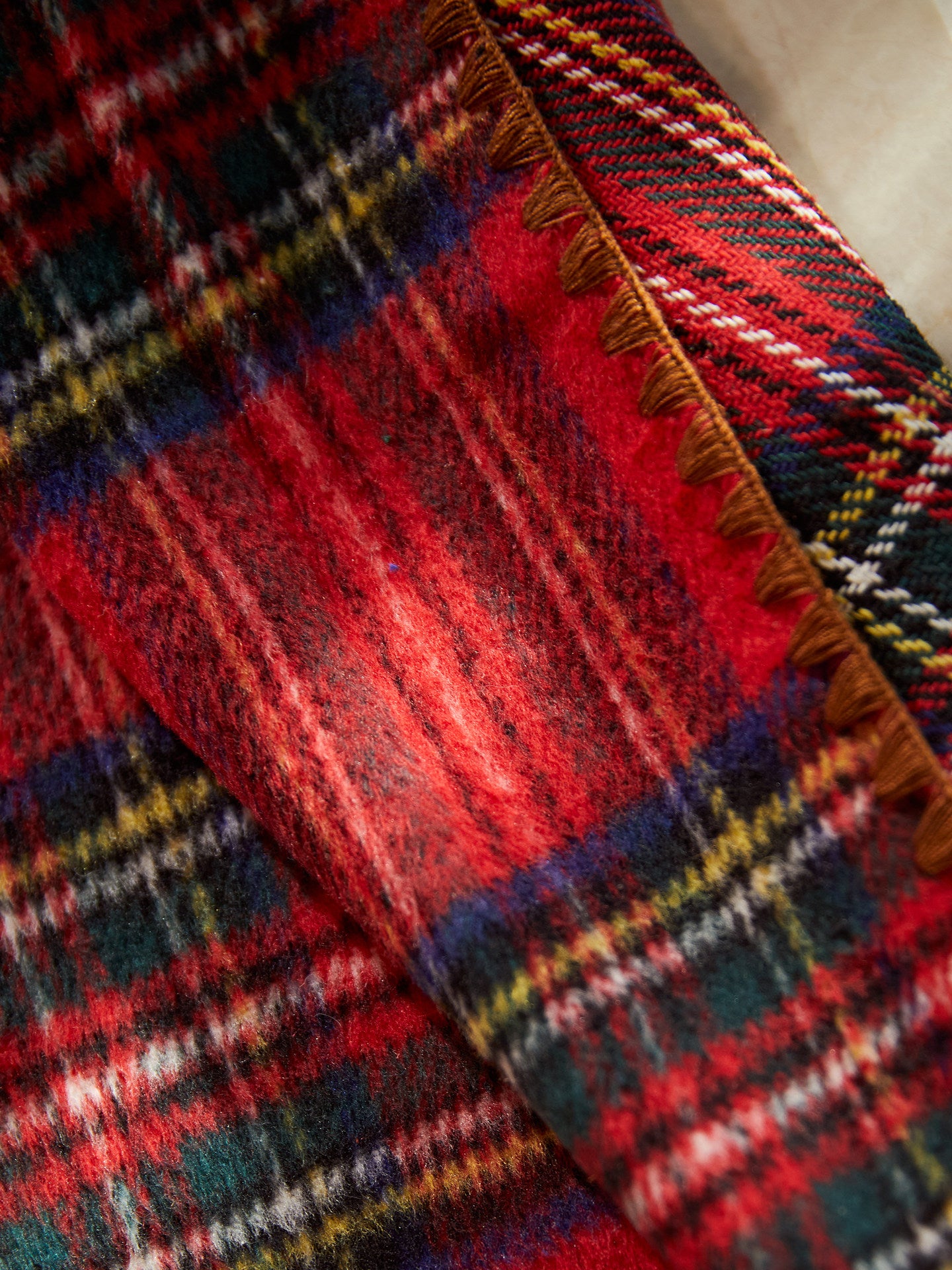 Red Checkered Christmas Tablecloth – Vintage Classic Holiday Dining Table Cover