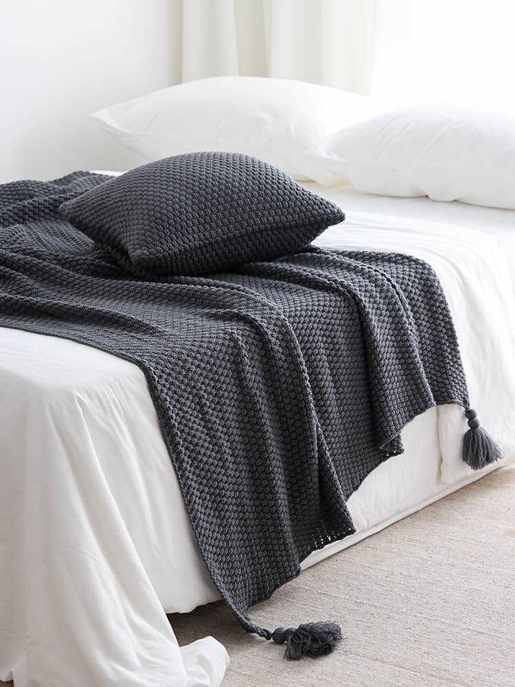 Nordic Brown Knitted Throw Blanket – Minimalist Sofa & Bed Decorative Blanket
