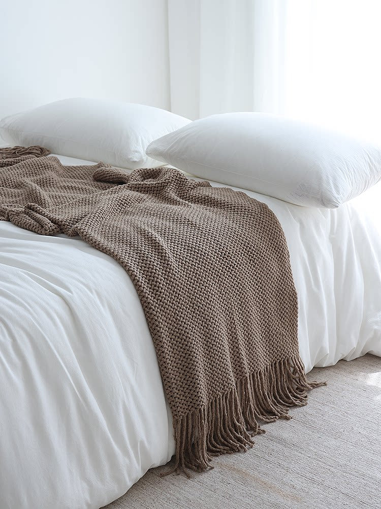 American-Style Turmeric Yellow Woven Throw Blanket – Textured Decorative Blanket for Sofa & Bed