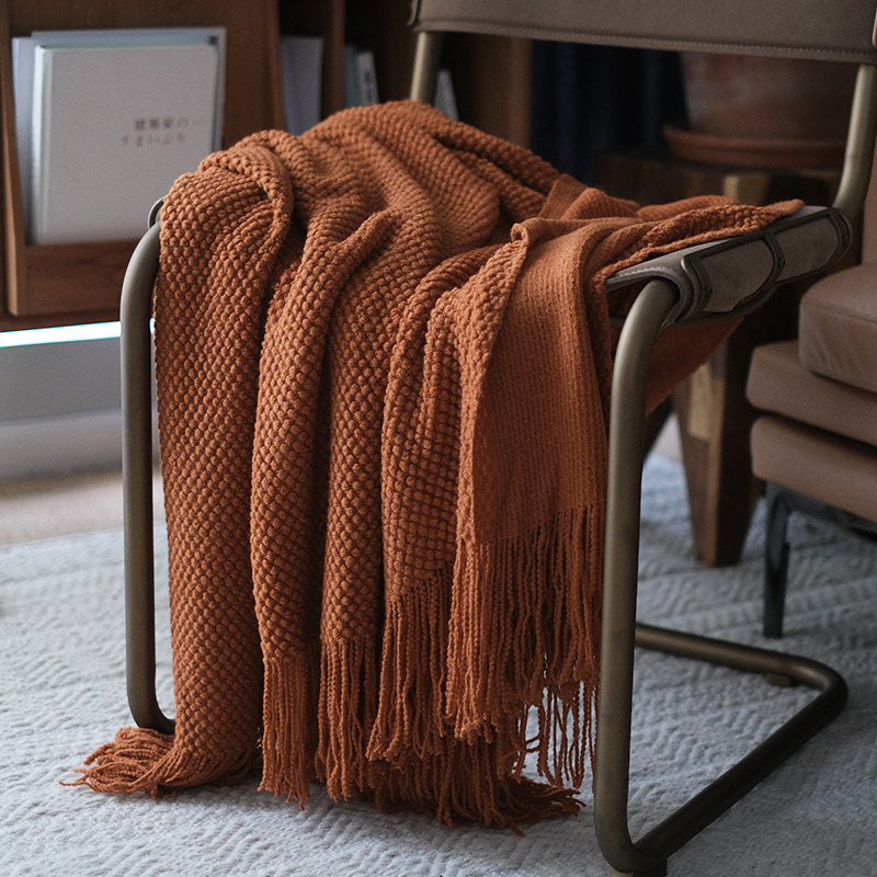 Gestrickte Decke im nordischen Kornmuster – Dekorativer Überwurf für Sofa & Bett
