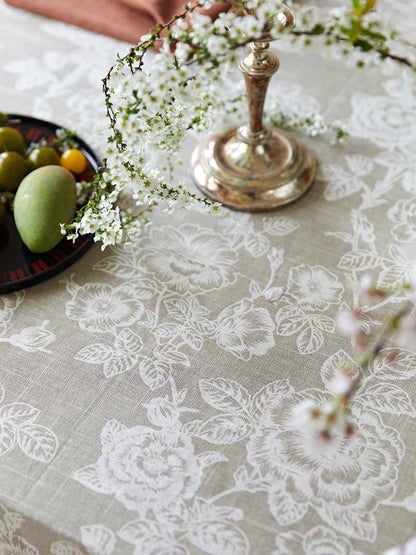Vintage American Christmas Tablecloth – Elegant Pastoral Holiday Dining Cover