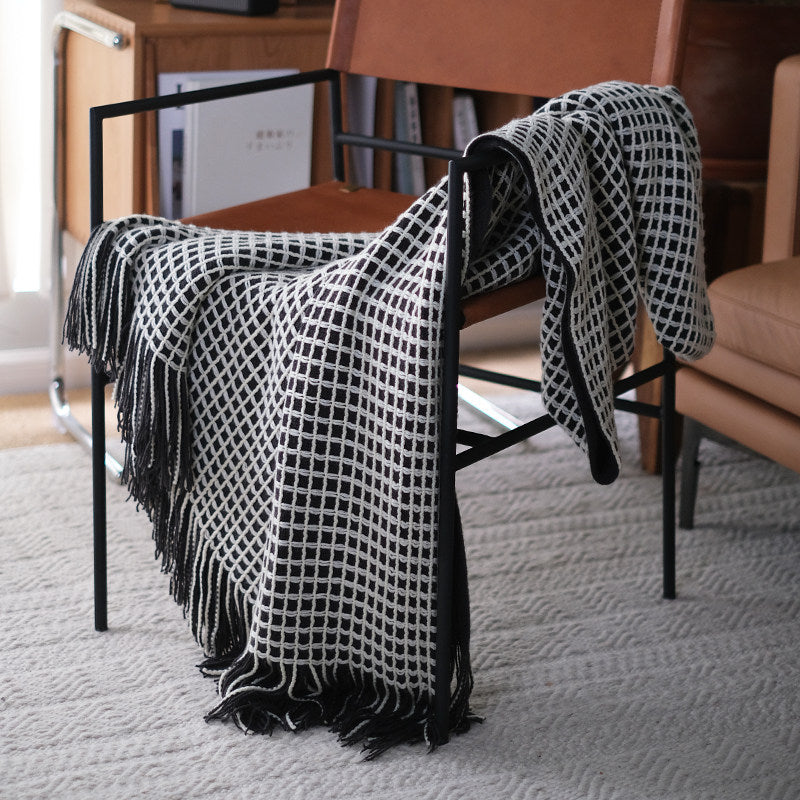 Nordic Knitted Throw Blanket – Minimalist Sofa & Bed Decorative Runner