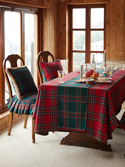 Red Checkered Vintage Tablecloth – Classic Christmas & Dining Table Cover